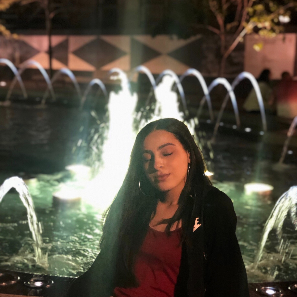 Meet your Posher, Abi